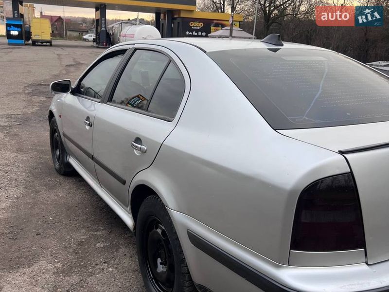 Лифтбек Skoda Octavia 2000 в Черновцах