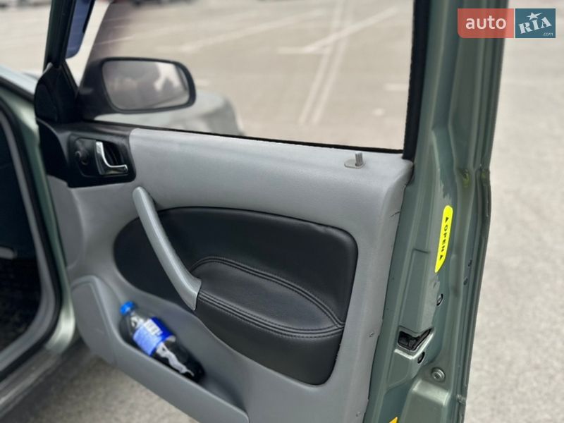 Лифтбек Skoda Octavia 2004 в Киеве