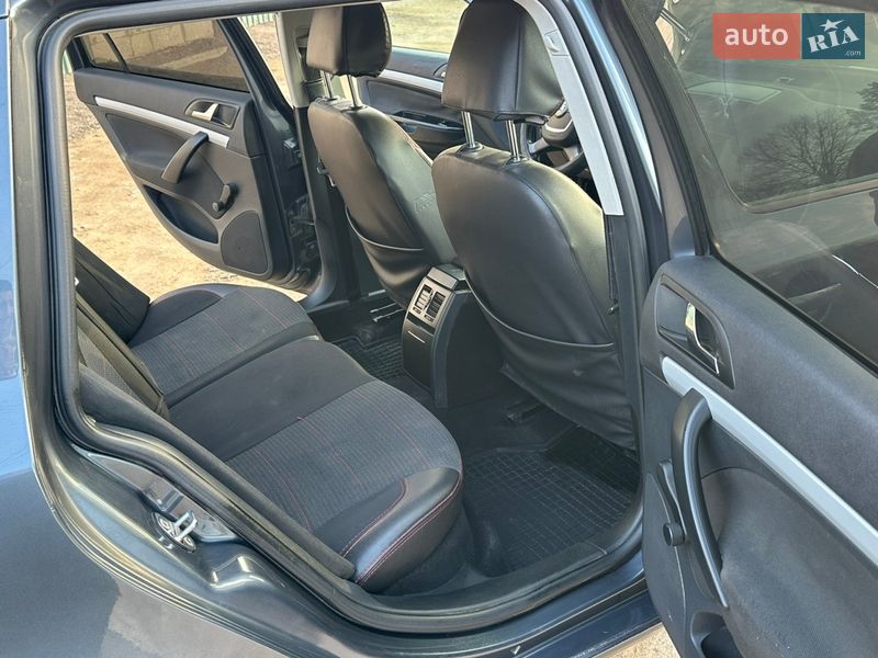 Універсал Skoda Octavia 2010 в Новому Бузі