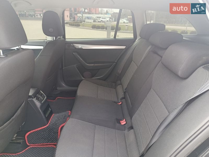 Універсал Skoda Octavia 2016 в Дрогобичі