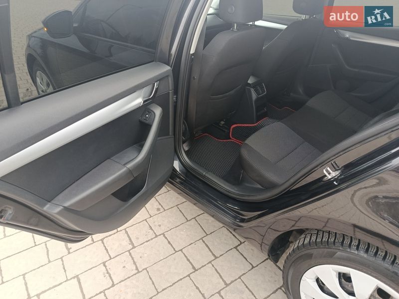 Універсал Skoda Octavia 2016 в Дрогобичі