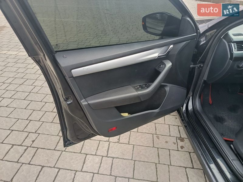 Універсал Skoda Octavia 2016 в Дрогобичі