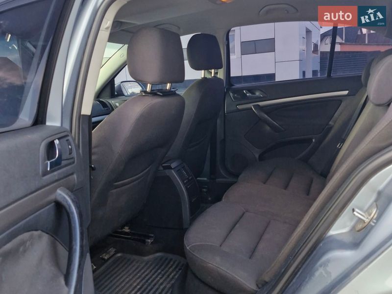 Ліфтбек Skoda Octavia 2004 в Рівному