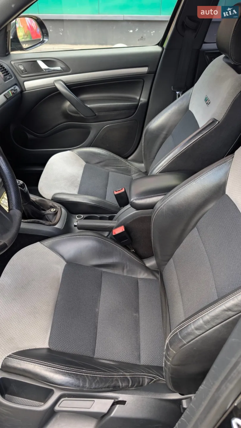 2010 Skoda Octavia - мініатюра 11