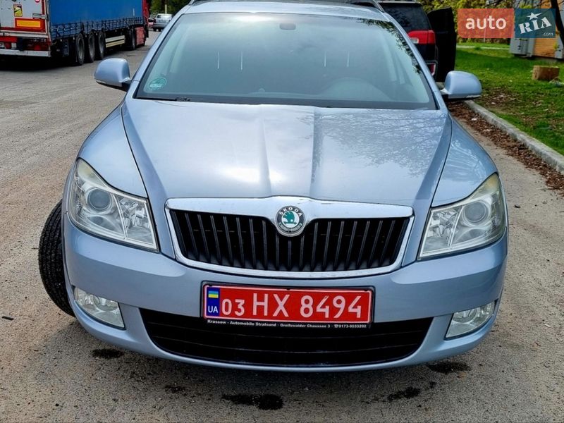 Універсал Skoda Octavia 2009 в Дніпрі