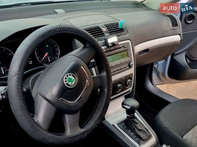 Універсал Skoda Octavia 2009 в Дніпрі
