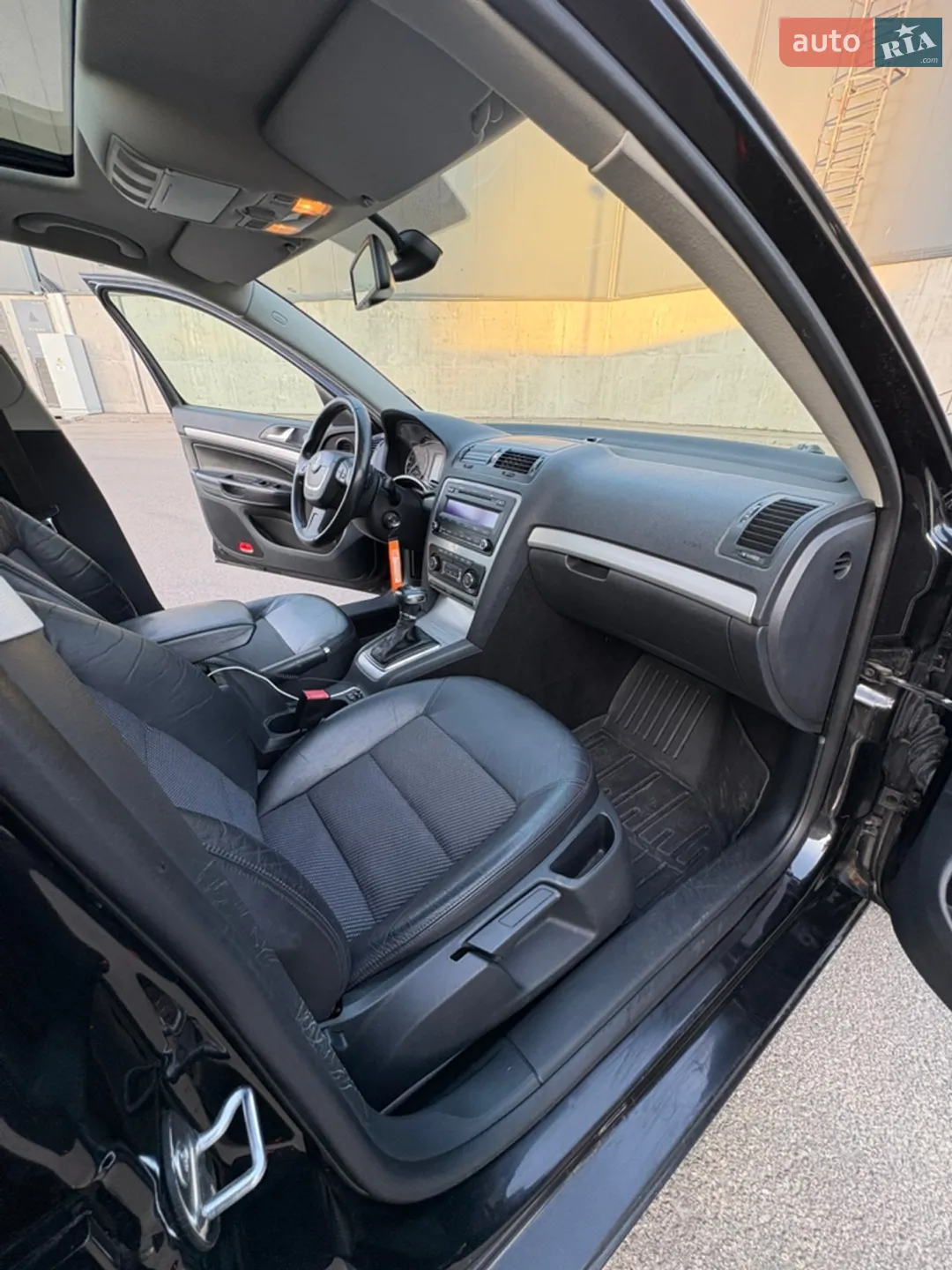 2010 Skoda Octavia - мініатюра 11