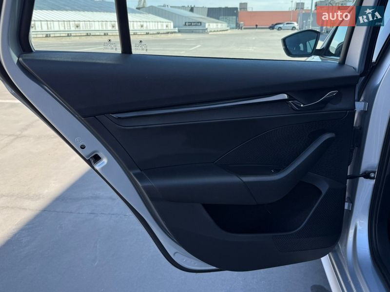 Универсал Skoda Octavia 2022 в Киеве фото 53 Универсал Skoda Octavia 2022 в Киеве