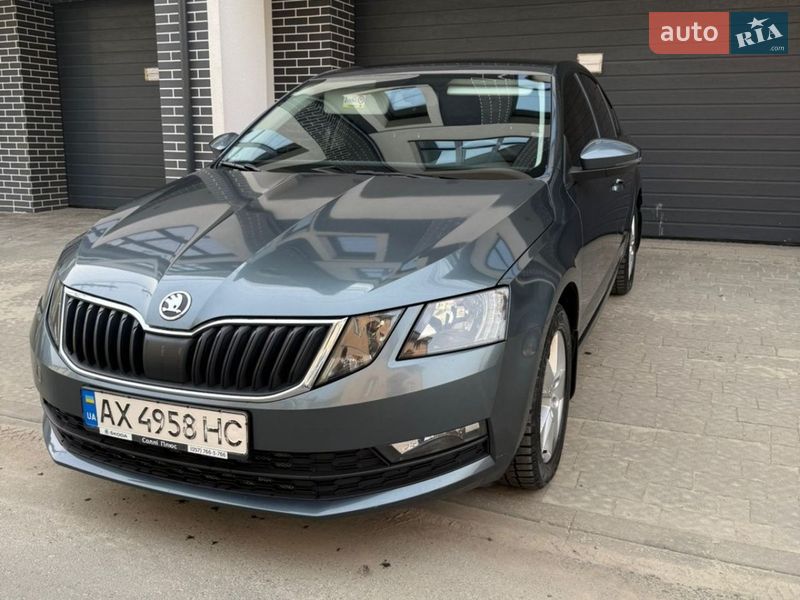 Лифтбек Skoda Octavia 2018 в Львове фото Лифтбек Skoda Octavia 2018 в Львове