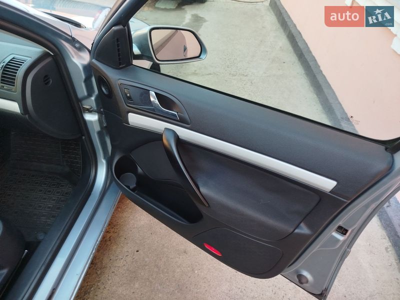 Універсал Skoda Octavia 2004 в Гайвороні