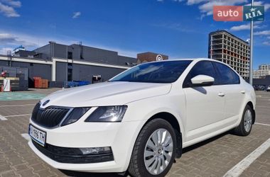 Лифтбек Skoda Octavia 2019 в Киеве