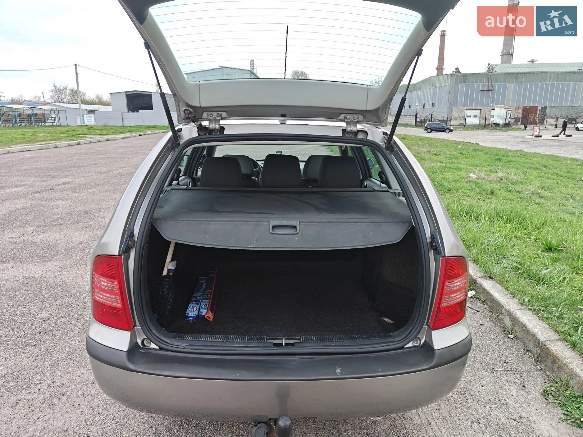 2010 Skoda Octavia - мініатюра 8