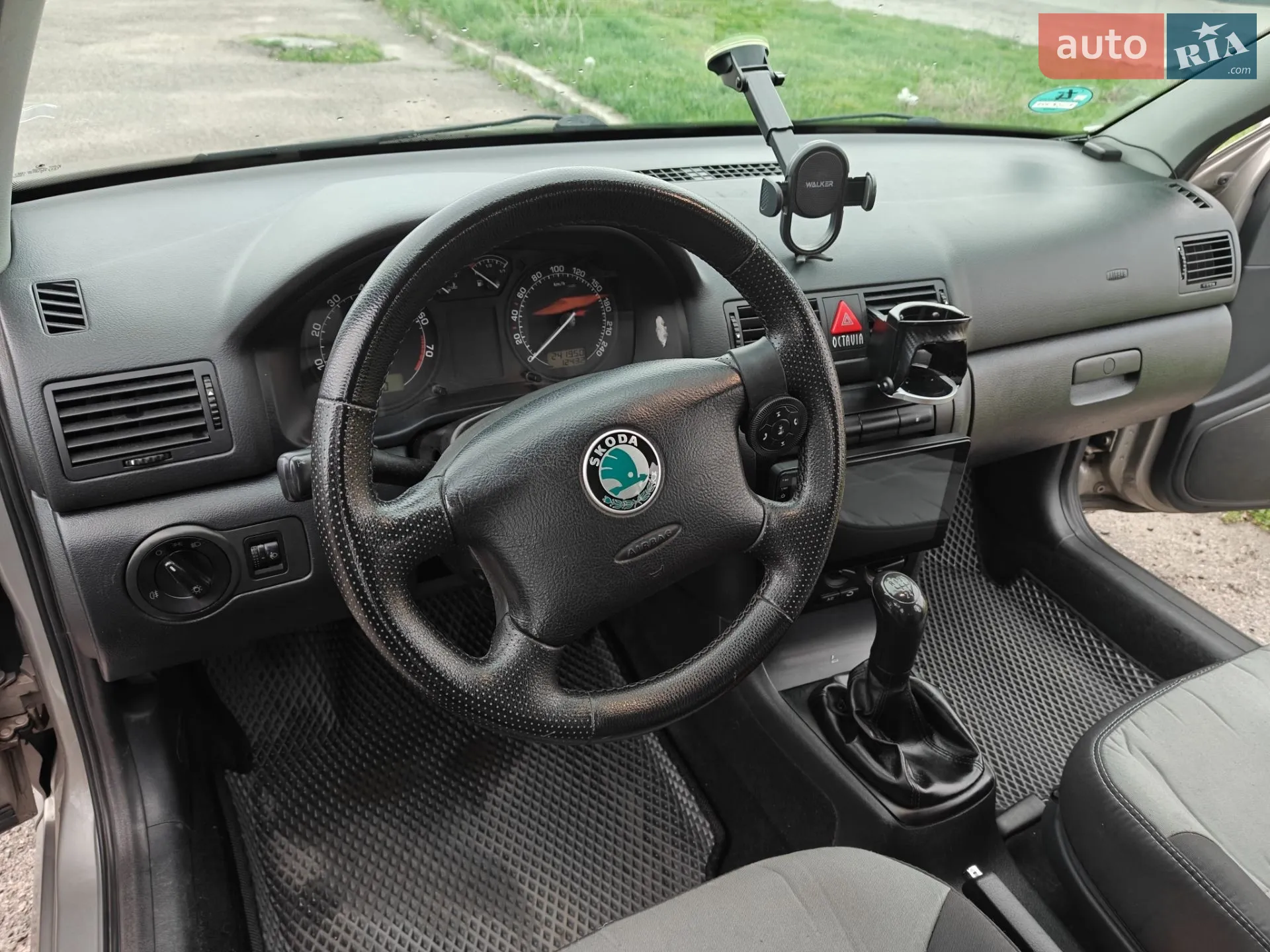 2010 Skoda Octavia - мініатюра 16