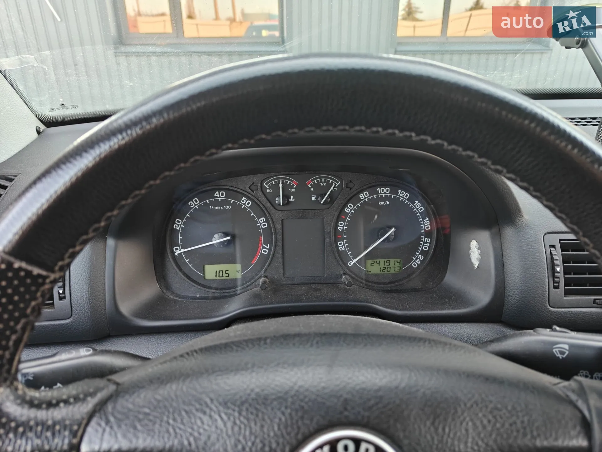 2010 Skoda Octavia - мініатюра 15