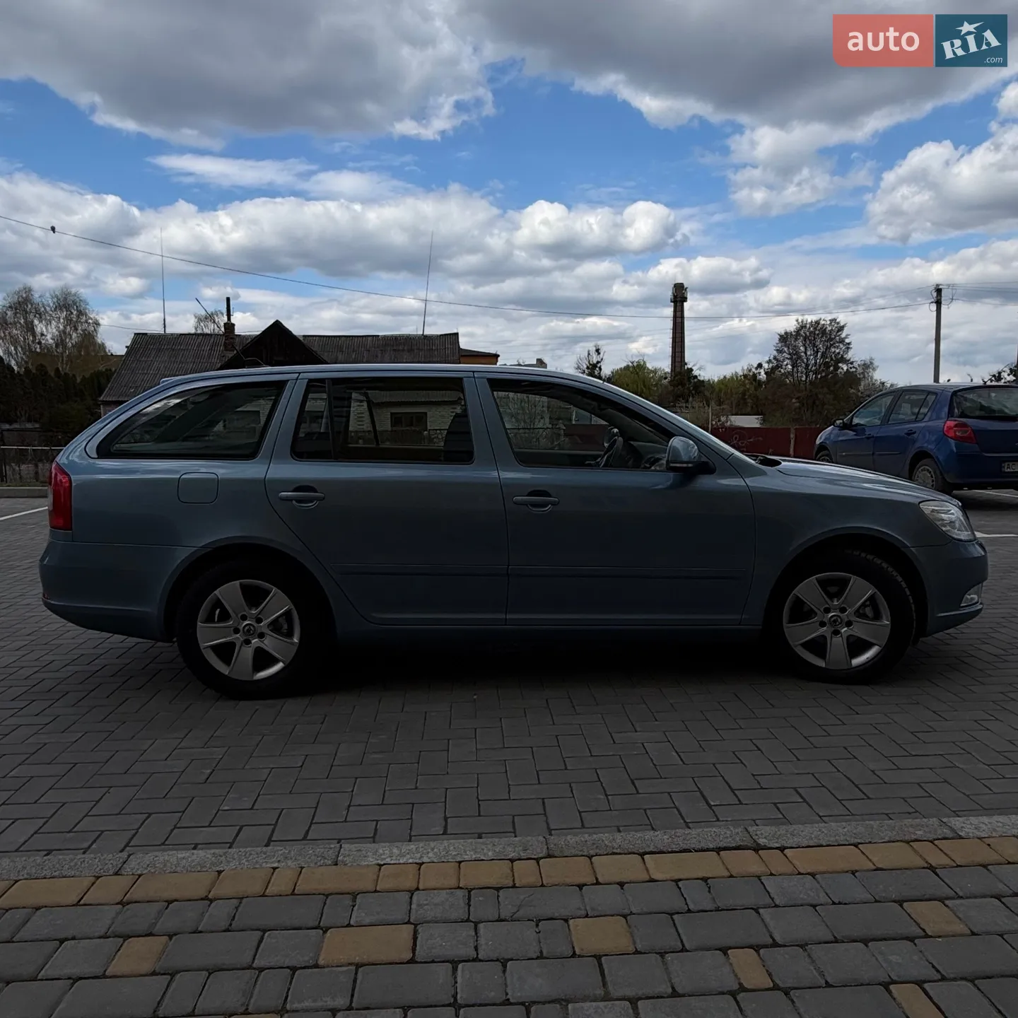 2010 Skoda Octavia - мініатюра 4