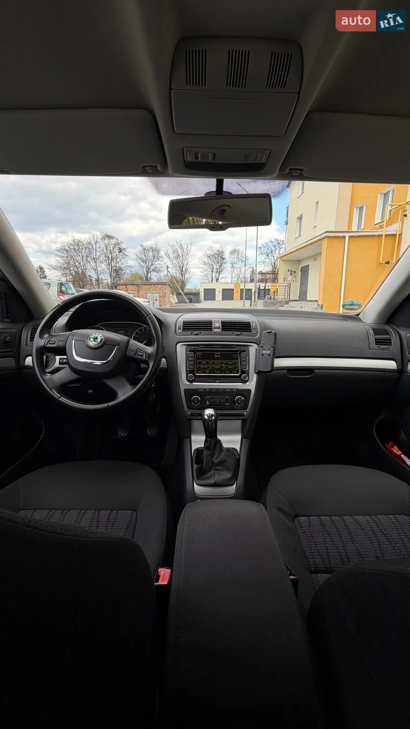 2010 Skoda Octavia - мініатюра 11