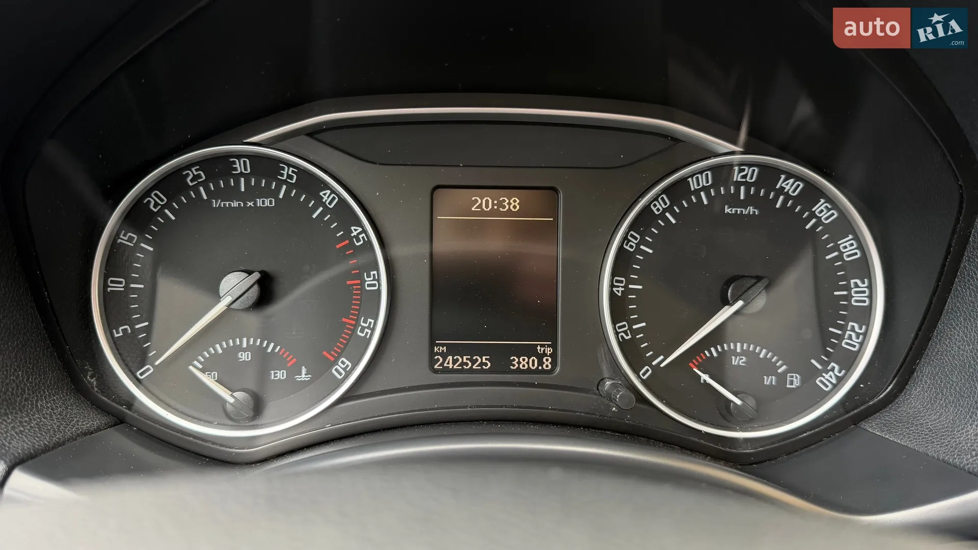 2010 Skoda Octavia - мініатюра 13