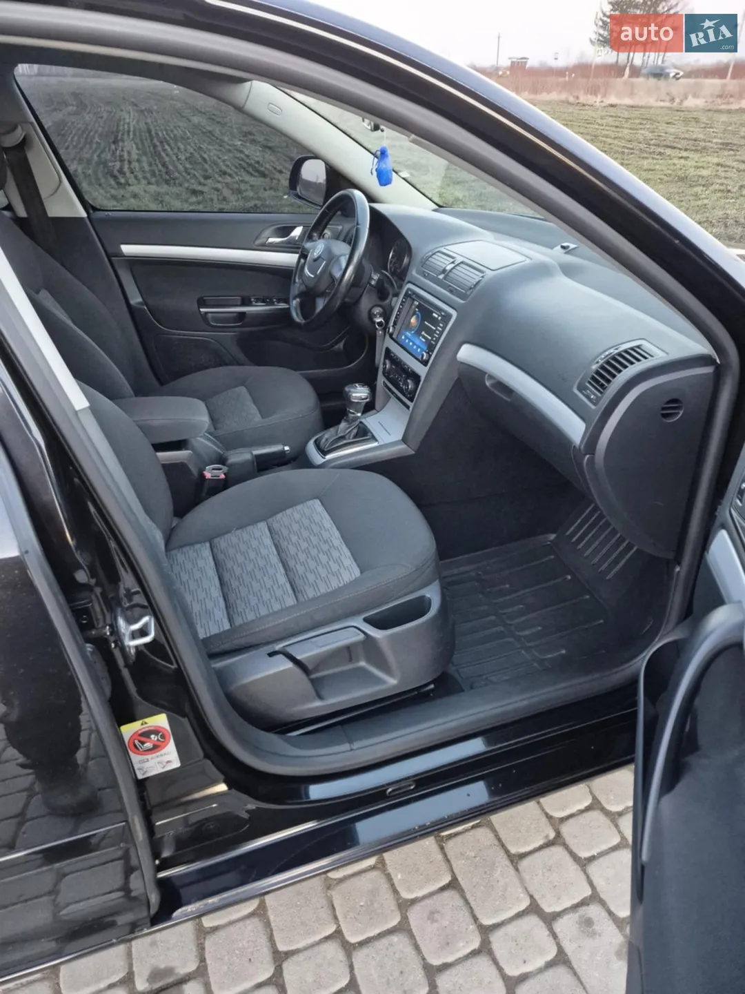 2010 Skoda Octavia - мініатюра 14