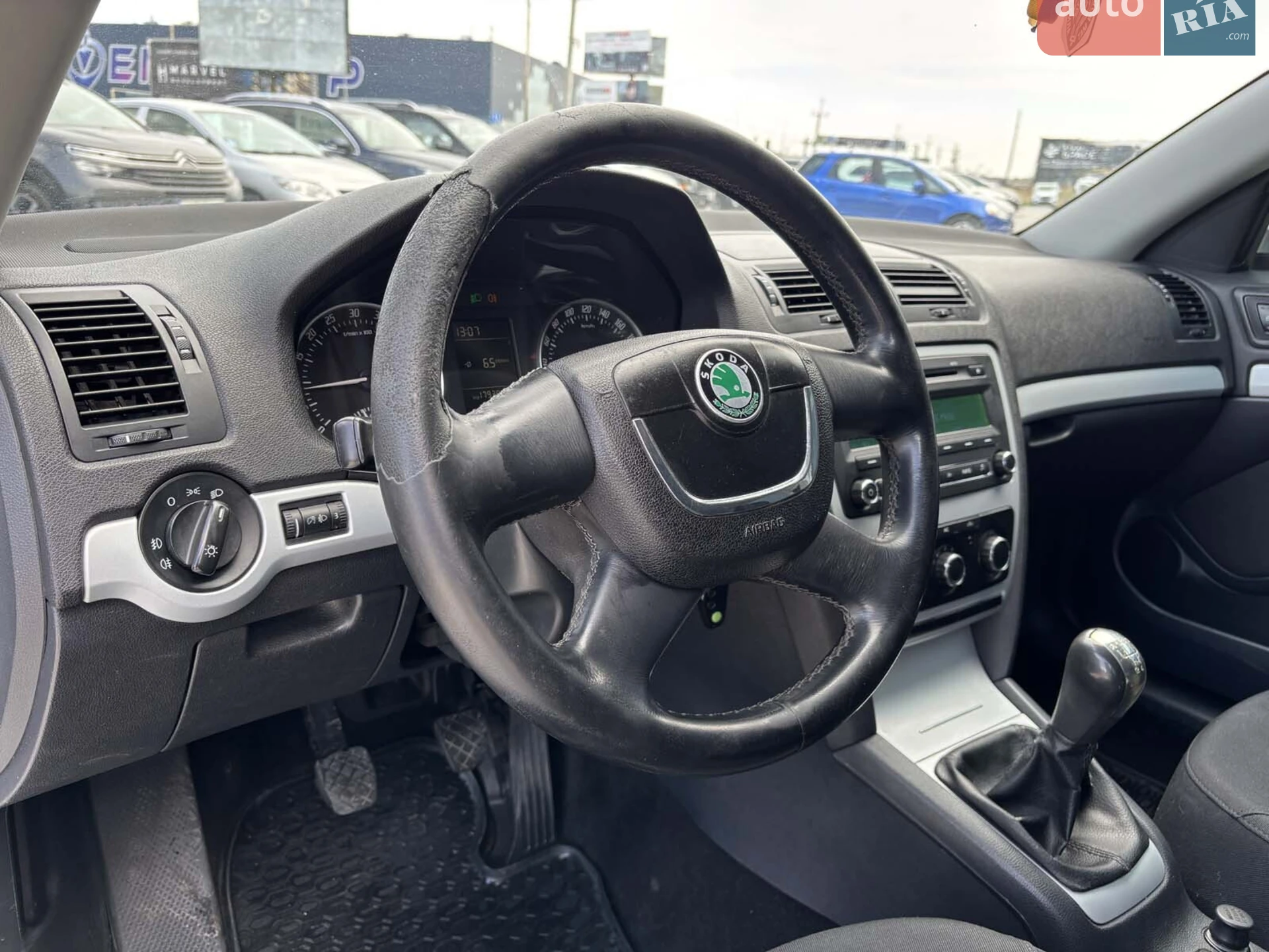 2010 Skoda Octavia - мініатюра 18