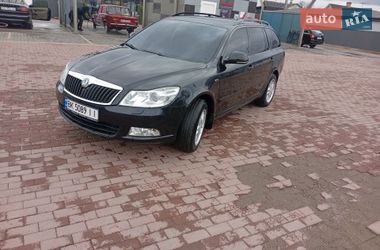 Универсал Skoda Octavia 2010 в Рокитном