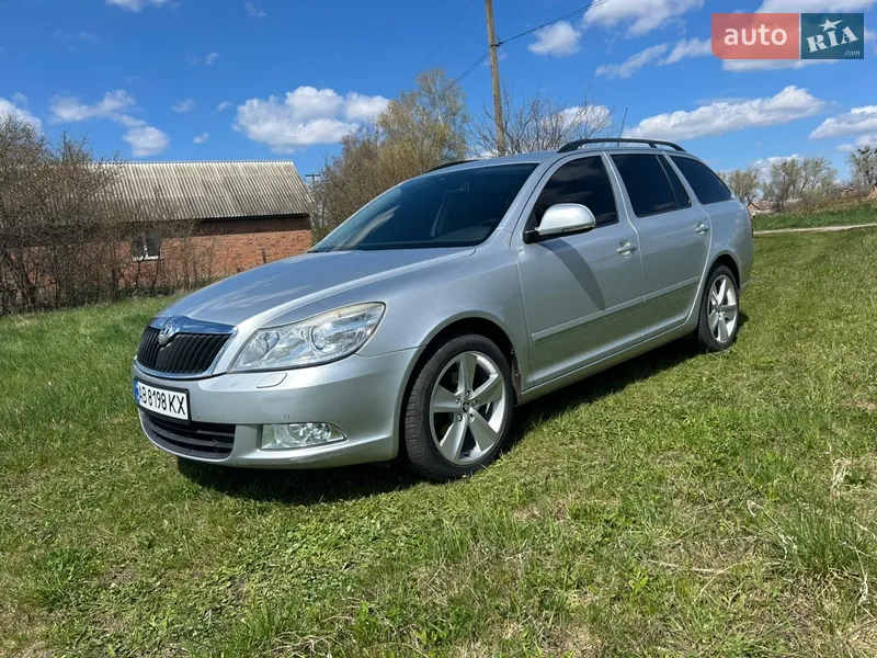 Skoda Octavia 2010 VIN TMBGJ61Z0B8015999 фото оголошення 2 з 63