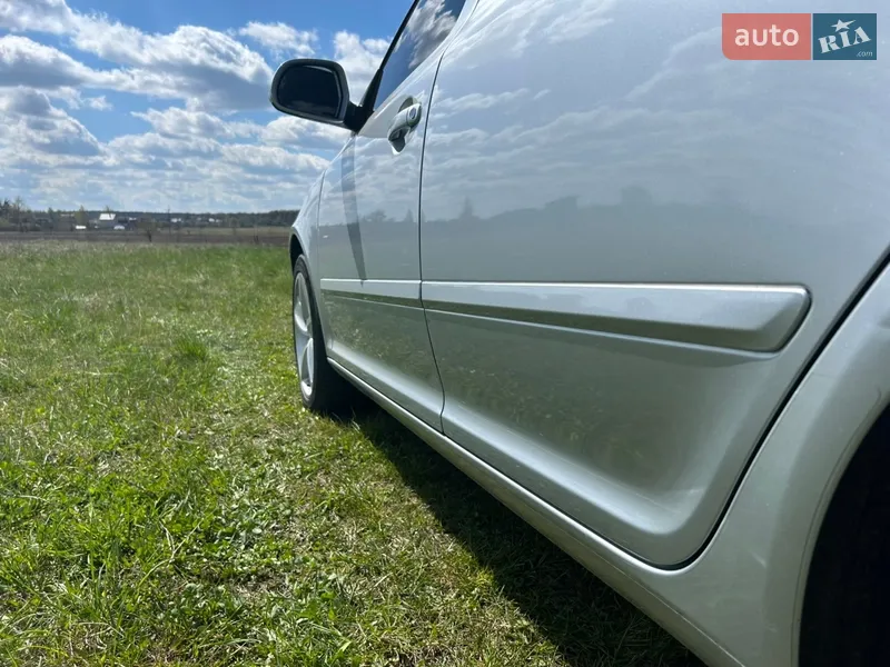 Skoda Octavia 2010 VIN TMBGJ61Z0B8015999 фото оголошення 13 з 63