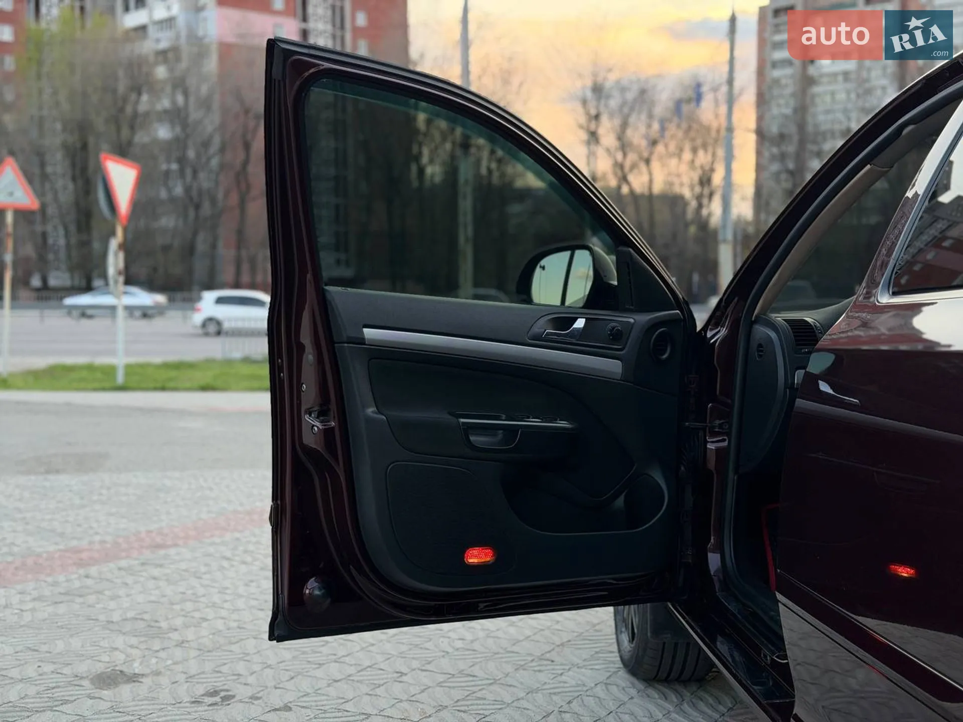 2010 Skoda Octavia - мініатюра 14