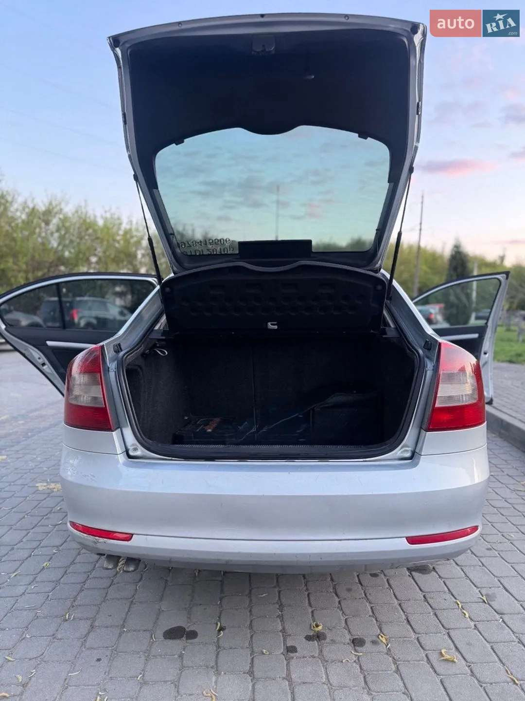 2010 Skoda Octavia - мініатюра 4