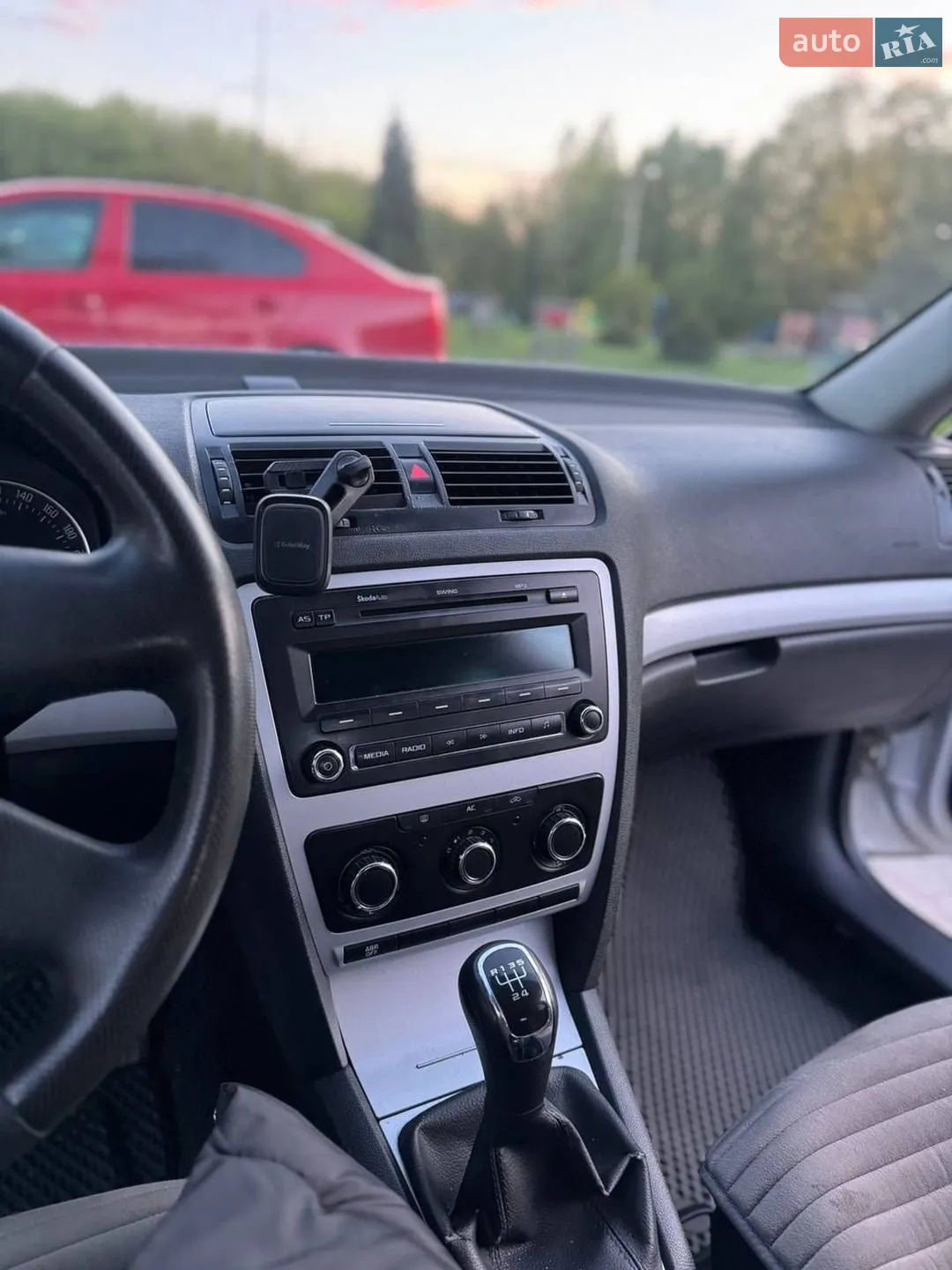 2010 Skoda Octavia - мініатюра 8