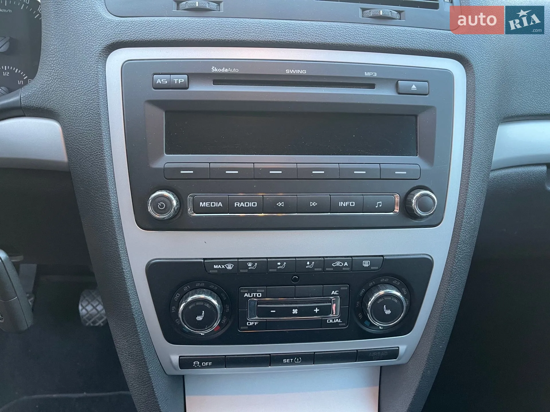 2011 Skoda Octavia - мініатюра 16
