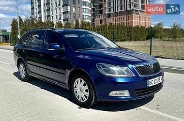 Универсал Skoda Octavia 2010 в Городке