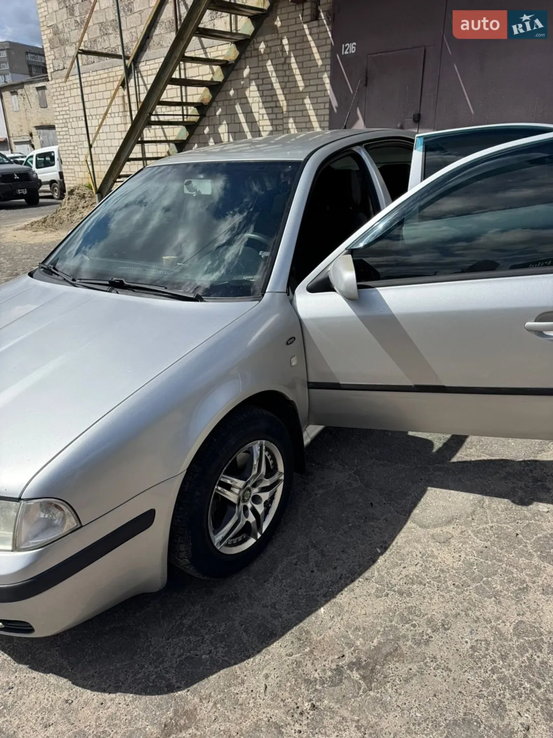 Skoda Octavia 2004 VIN TMBBL41U84B011167 фото оголошення 5 з 19