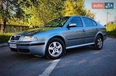 Лифтбек Skoda Octavia 2002 в Львове