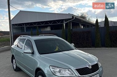 Універсал Skoda Octavia 2010 в Ізяславі