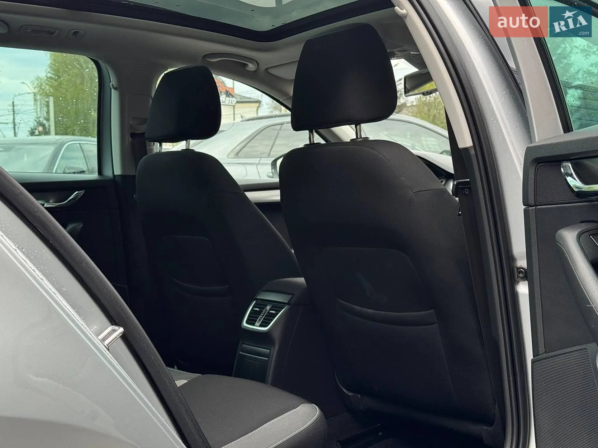 2016 Skoda Octavia - мініатюра 72