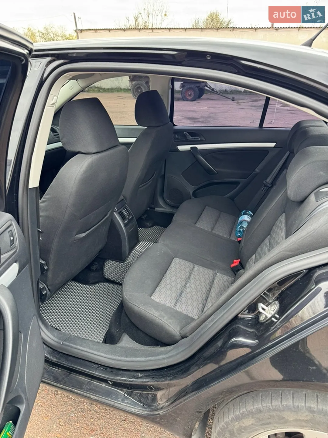 2010 Skoda Octavia - мініатюра 6