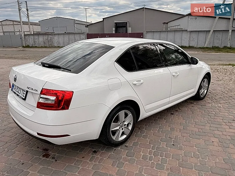 Skoda Octavia 2018 VIN TMBAG7NE4K0060928 фото оголошення 3 з 44
