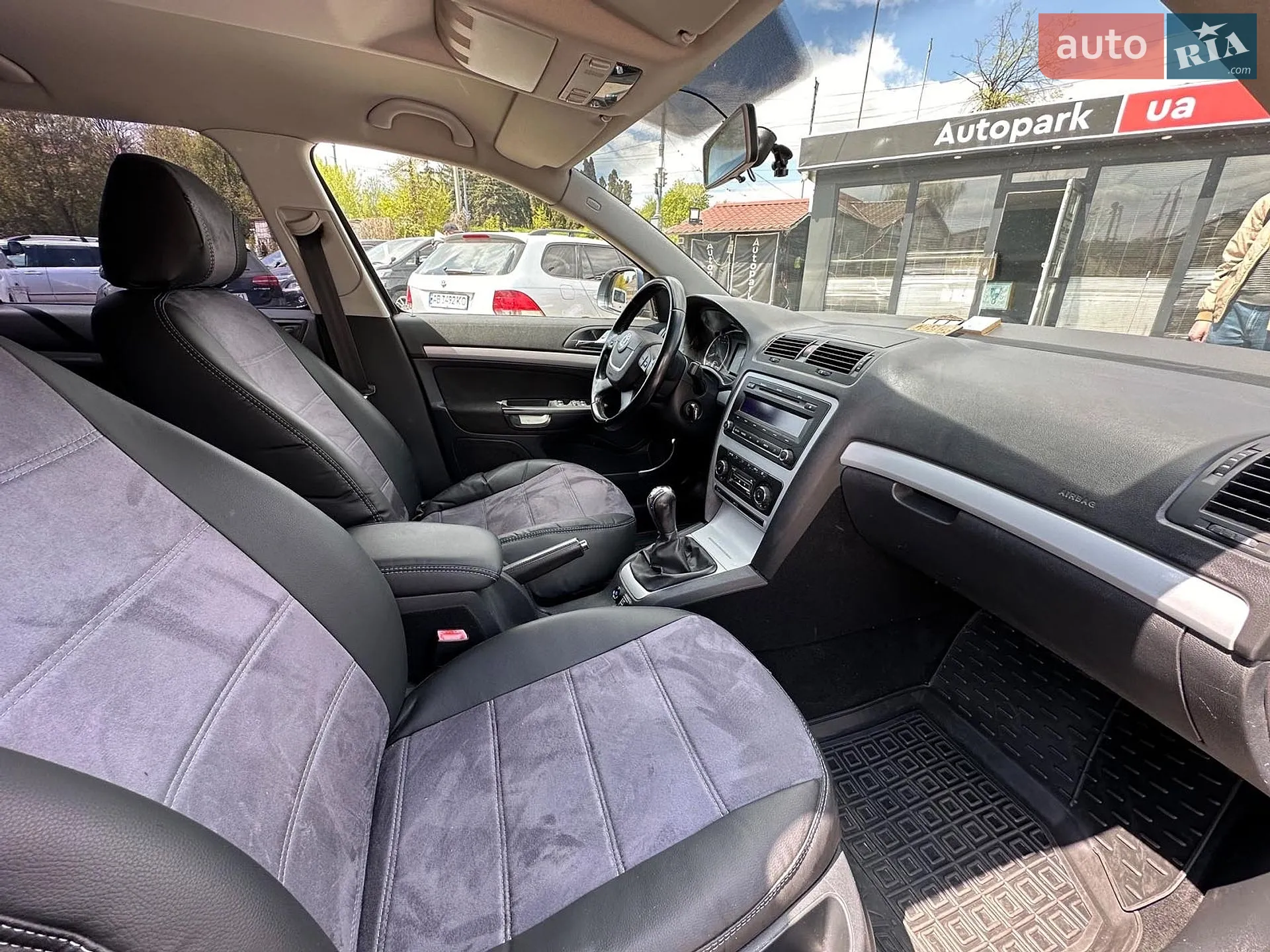2010 Skoda Octavia - мініатюра 21