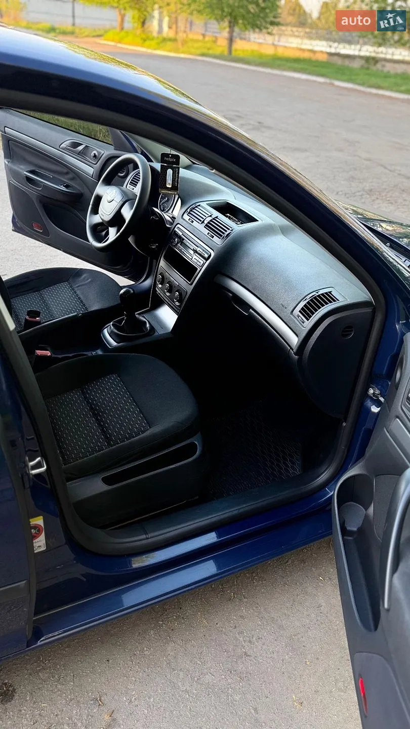 2011 Skoda Octavia - мініатюра 17