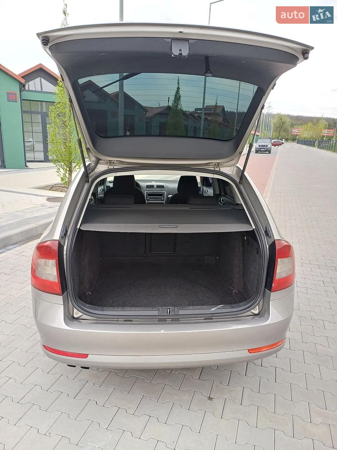 2010 Skoda Octavia - мініатюра 20