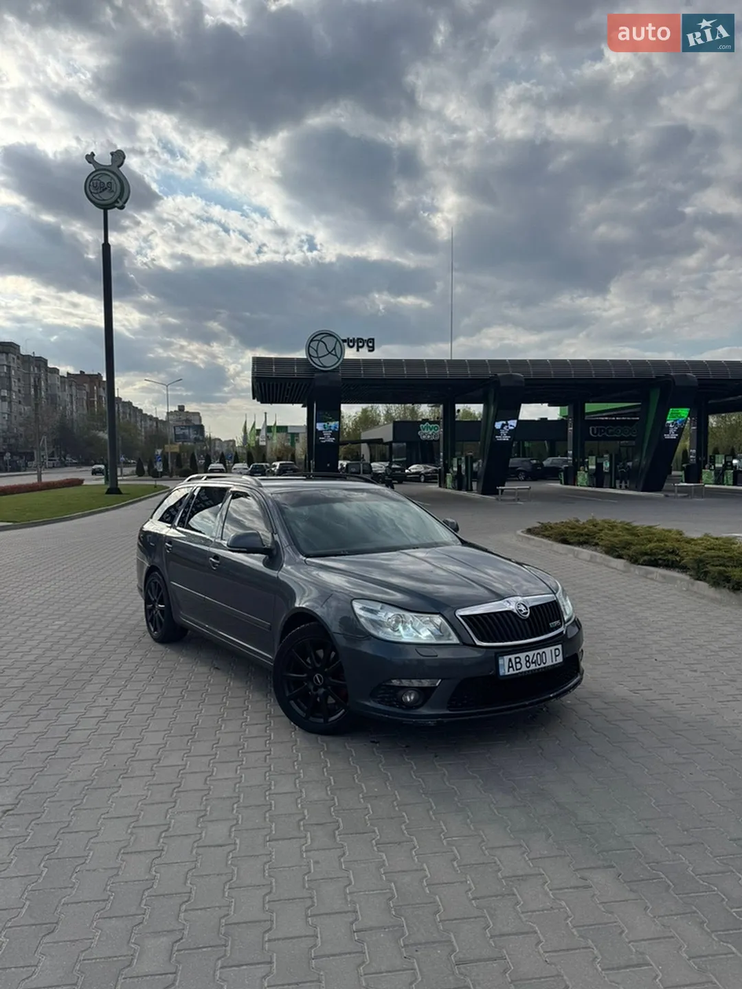 2010 Skoda Octavia - мініатюра 2