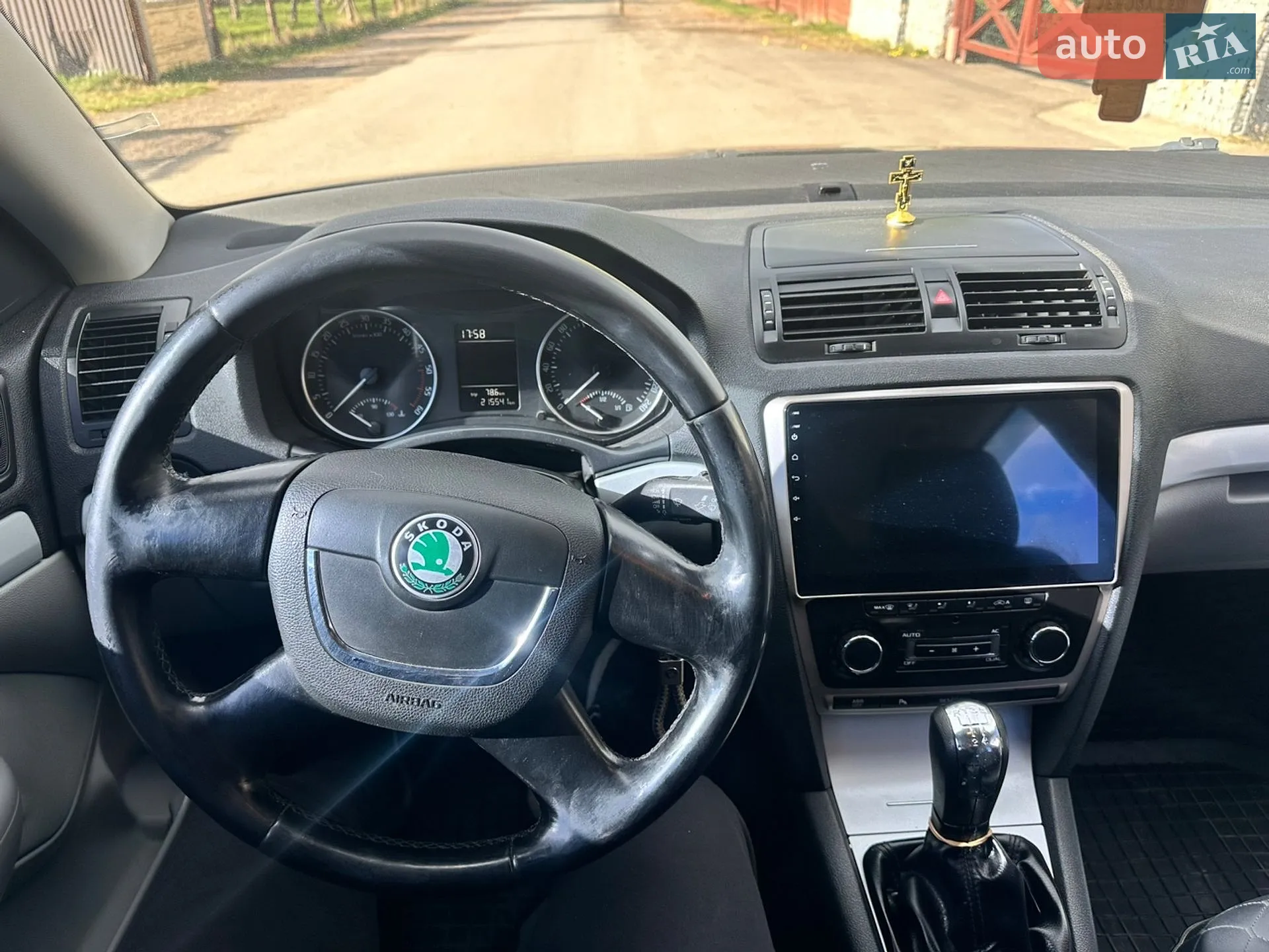 2010 Skoda Octavia - мініатюра 12