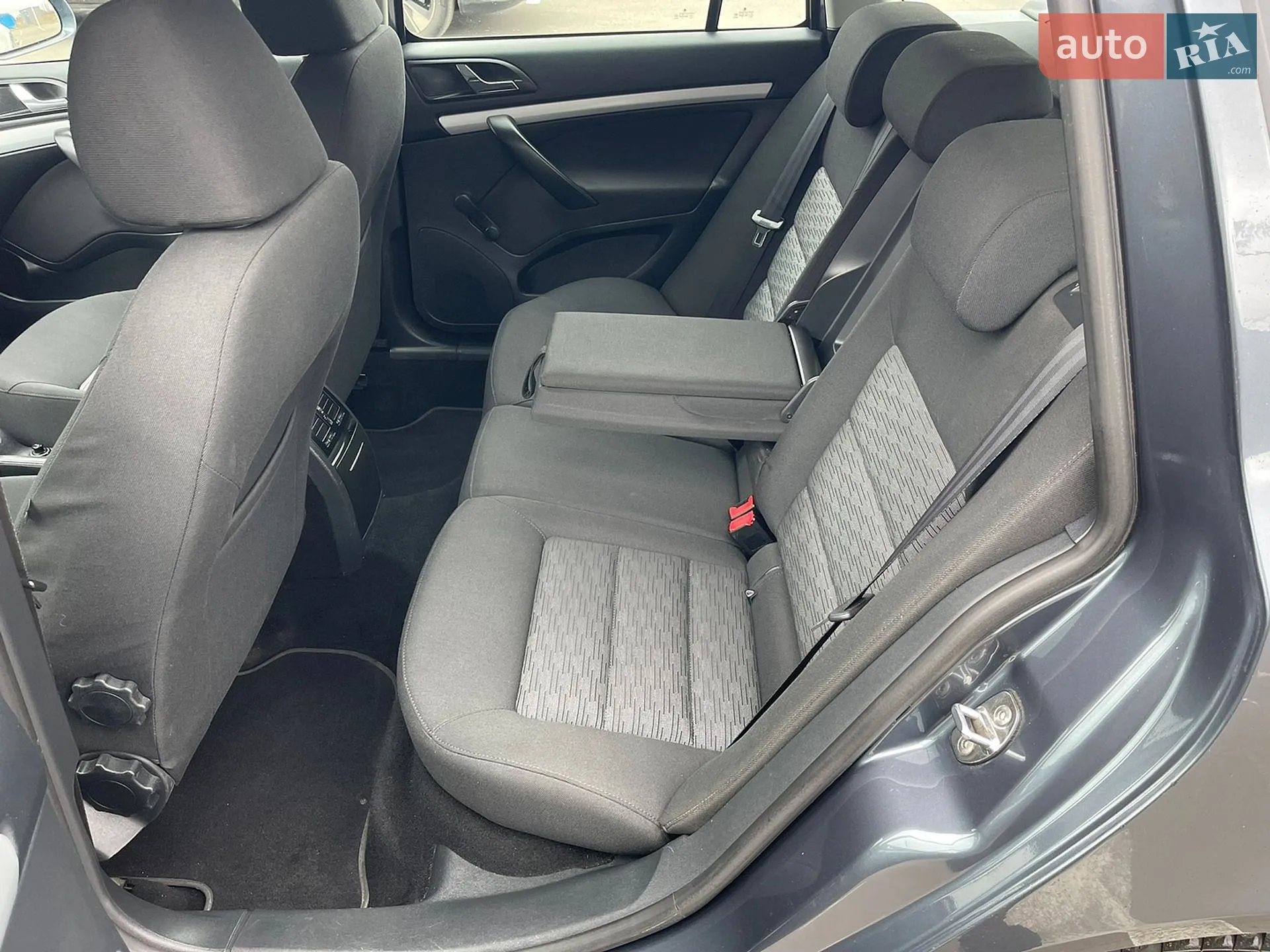 2011 Skoda Octavia - мініатюра 32