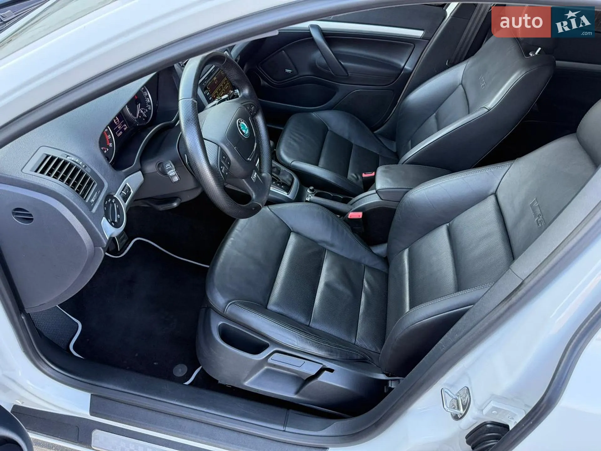 2010 Skoda Octavia - мініатюра 19