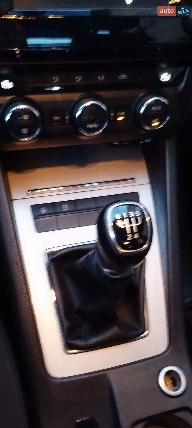 2016 Skoda Octavia - мініатюра 8