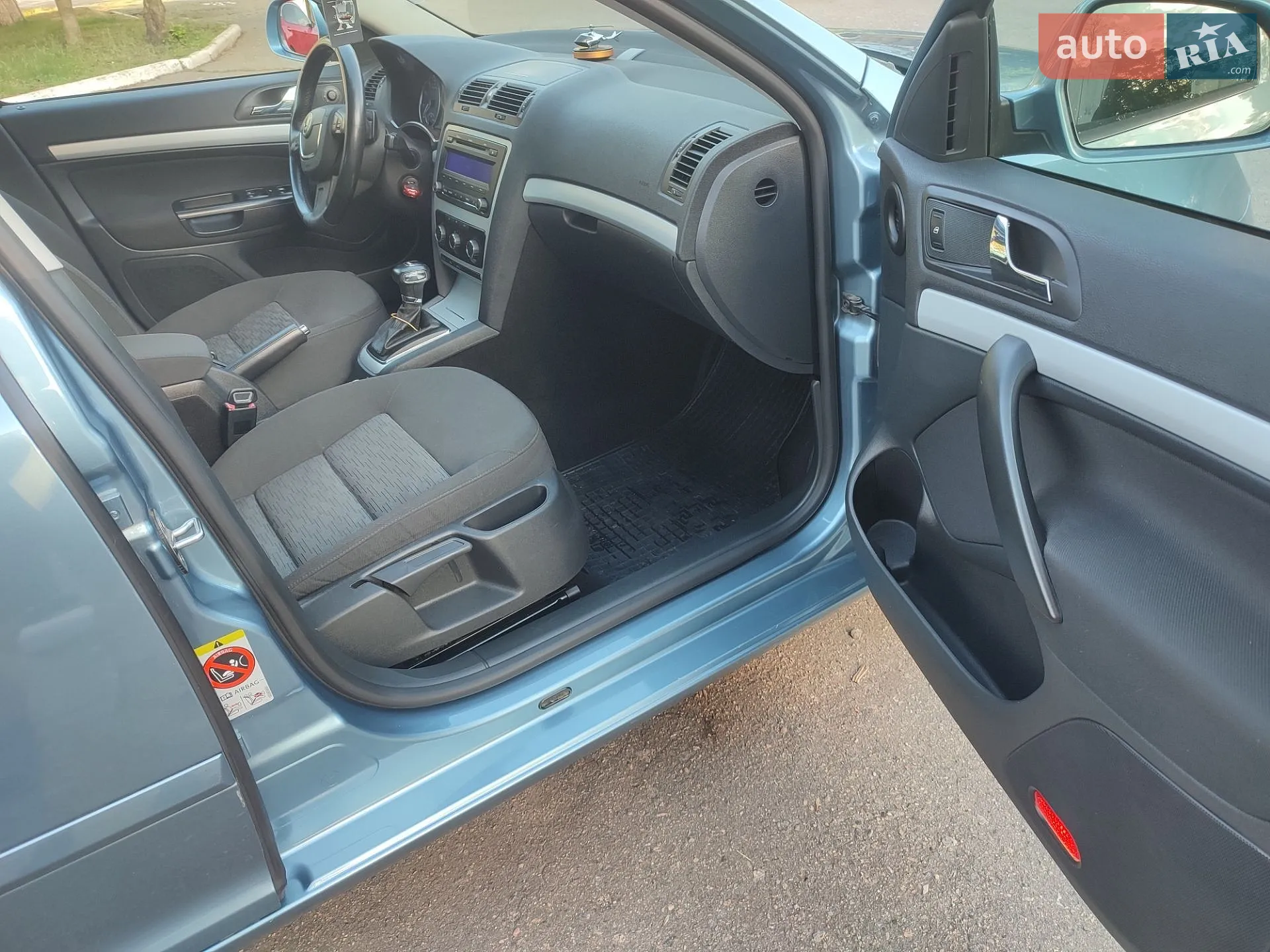 2010 Skoda Octavia - мініатюра 8