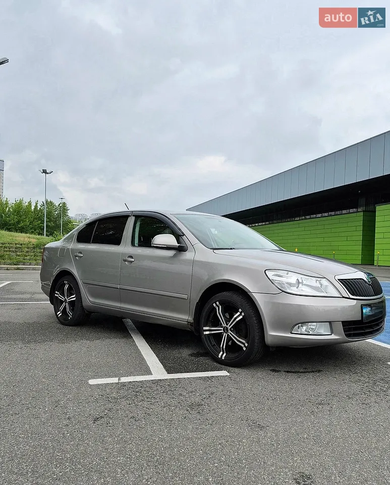 2010 Skoda Octavia - мініатюра 44