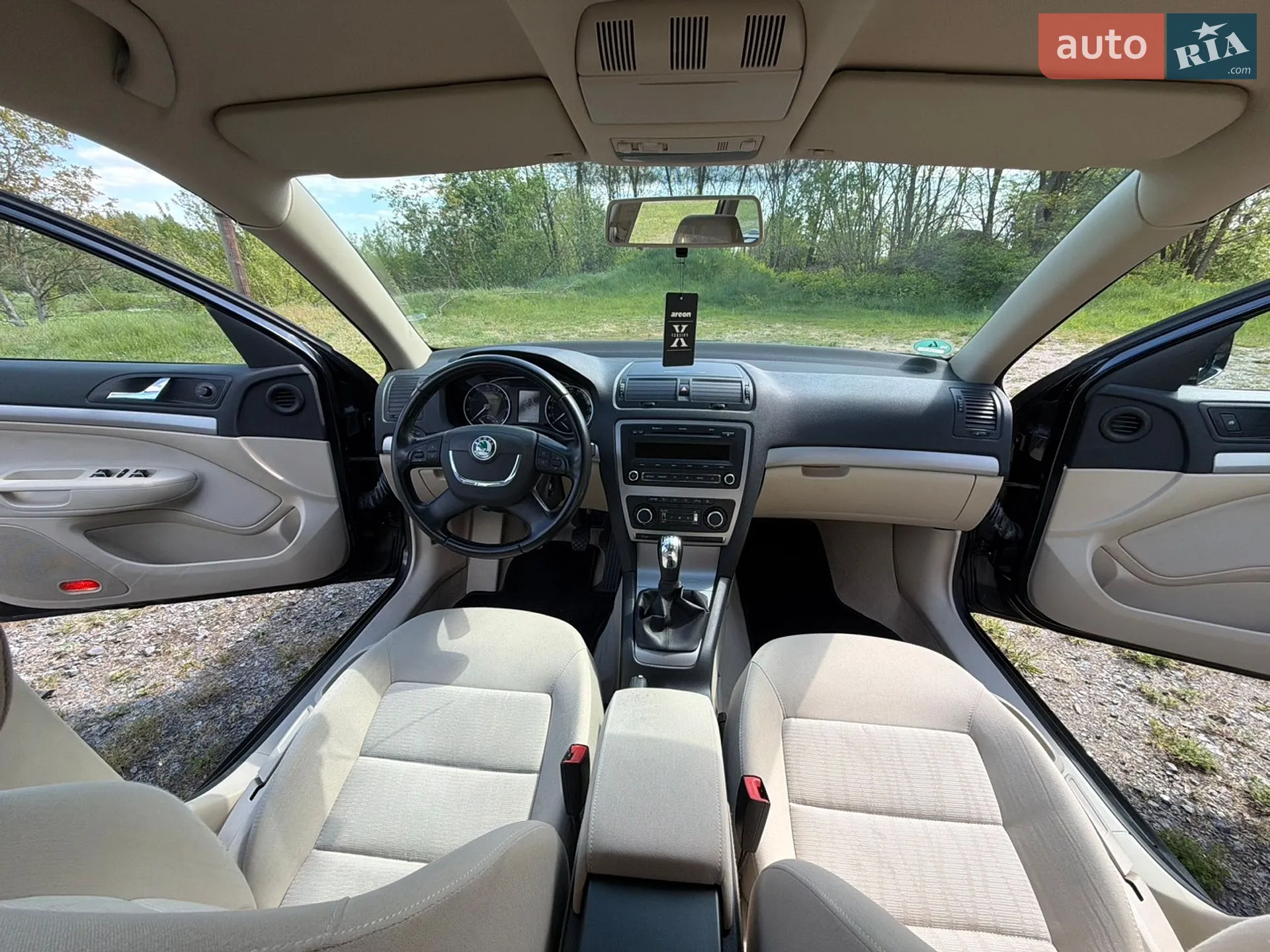 2010 Skoda Octavia - мініатюра 27