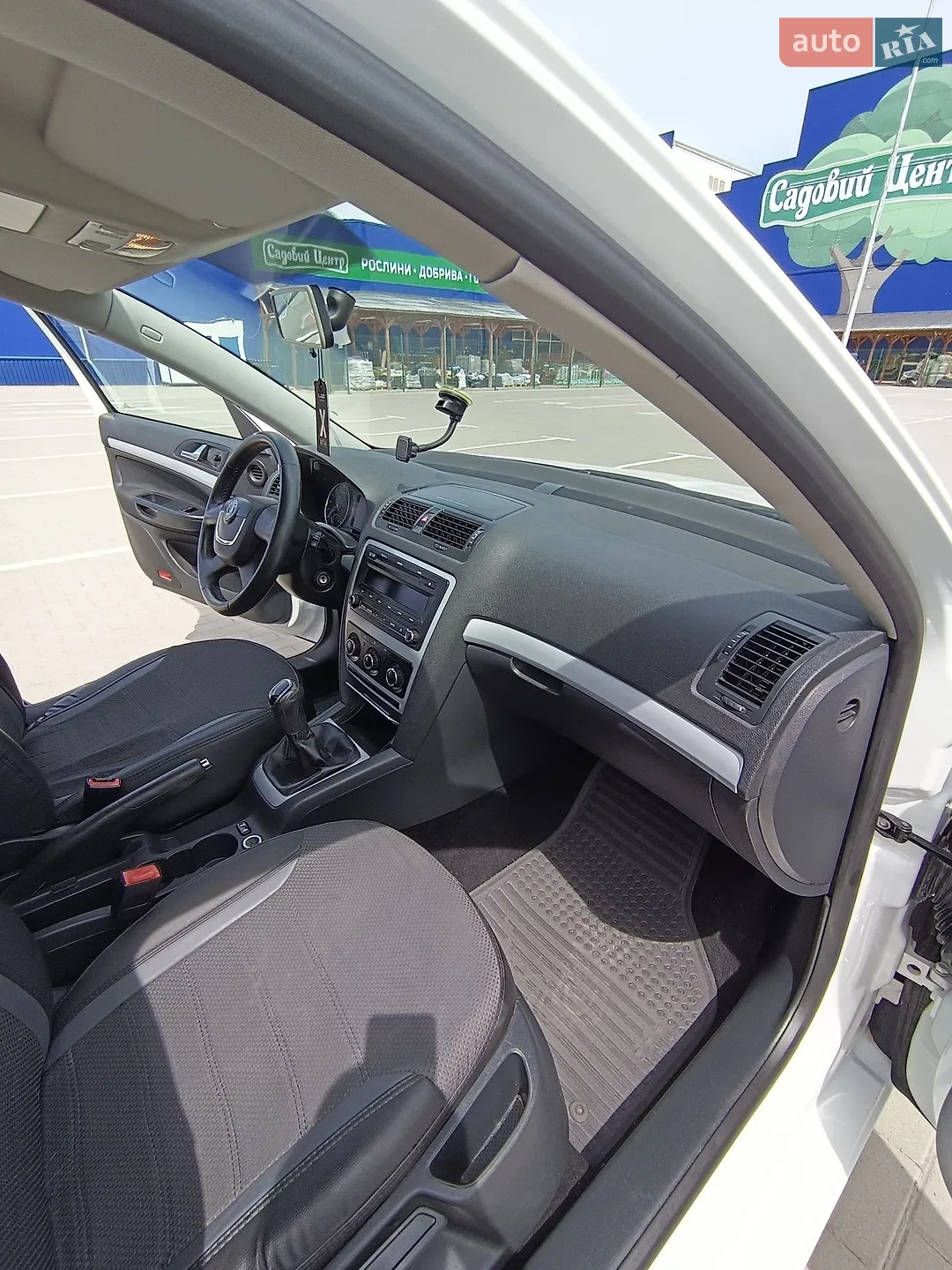 2011 Skoda Octavia - мініатюра 15