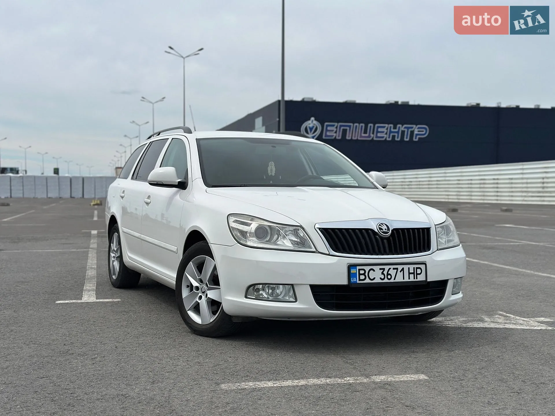 2010 Skoda Octavia - мініатюра 3